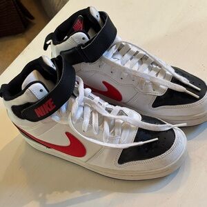 Nike Court Borough 2 Mid Shoes